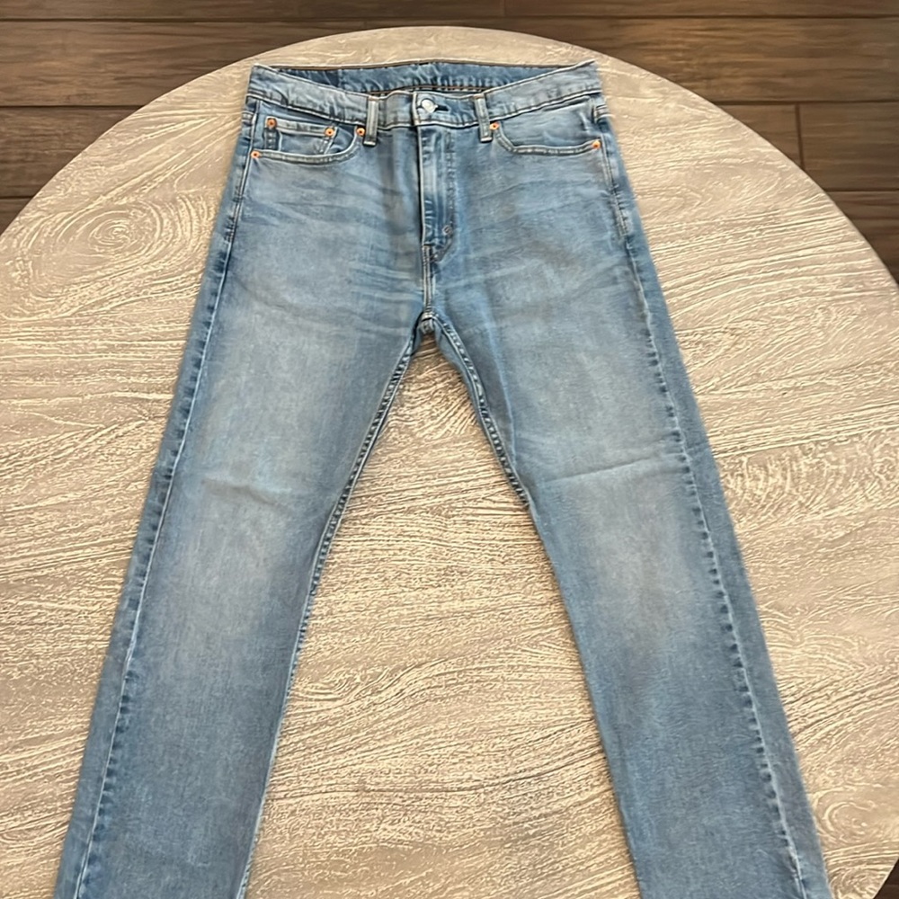 Men’s Levi jeans size 33